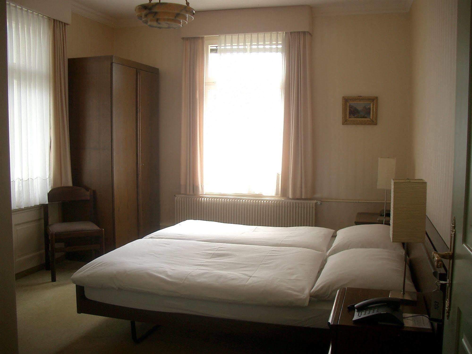 Hotel De La Paix Entrelagos